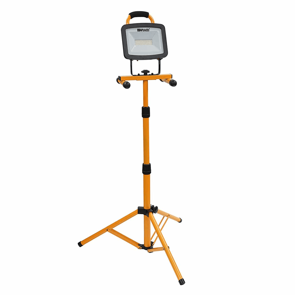 Projecteur LED chantier 50 W sur trépied